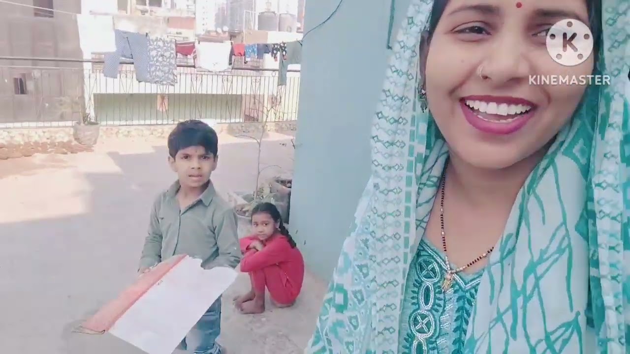 Harshu गई ऊपर छत पर खेलने के लिए 🤗🤗😂😂