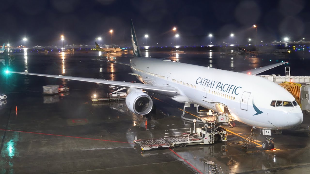 Cathay Pacific B777-300 taxi + take off at Narita Airport at night