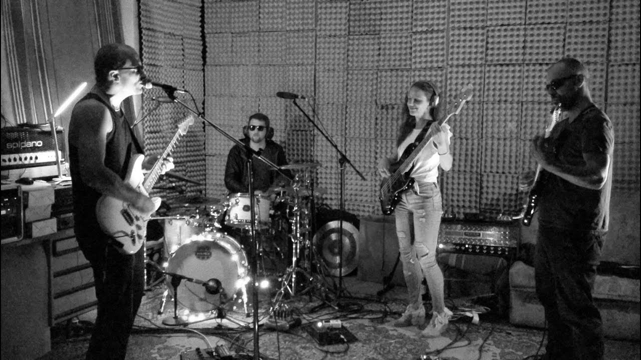 Yogi McFly &ndash; &Uacute;plně v&scaron;ude (YogiFunkLab Sessions)