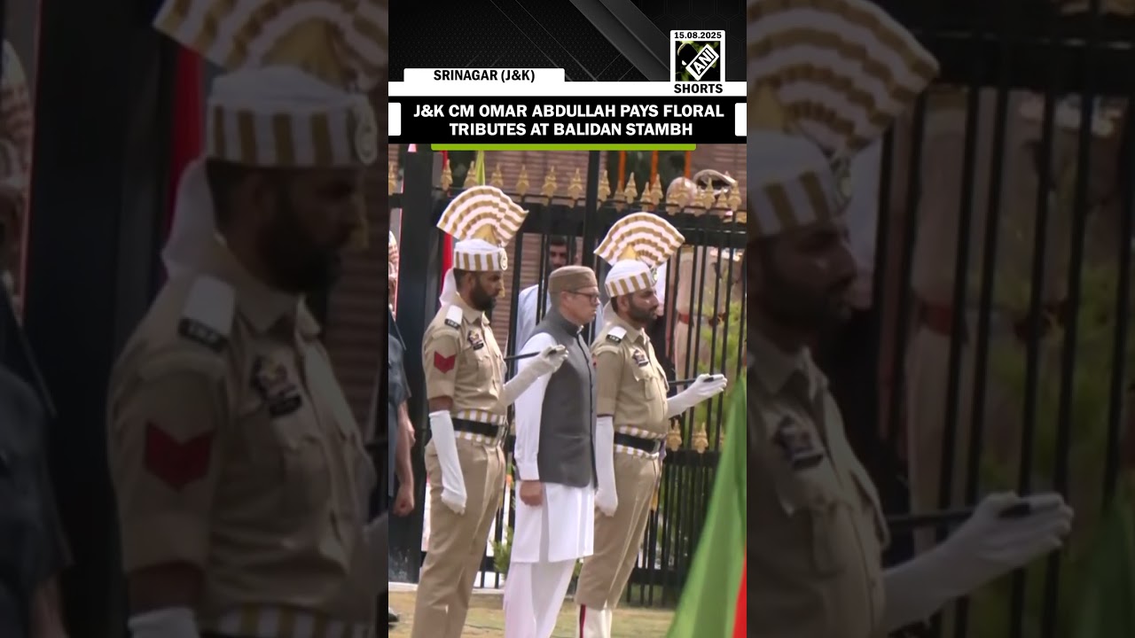 J&K CM Omar Abdullah pays floral tributes at Balidan Stambh in Srinagar on Independence Day