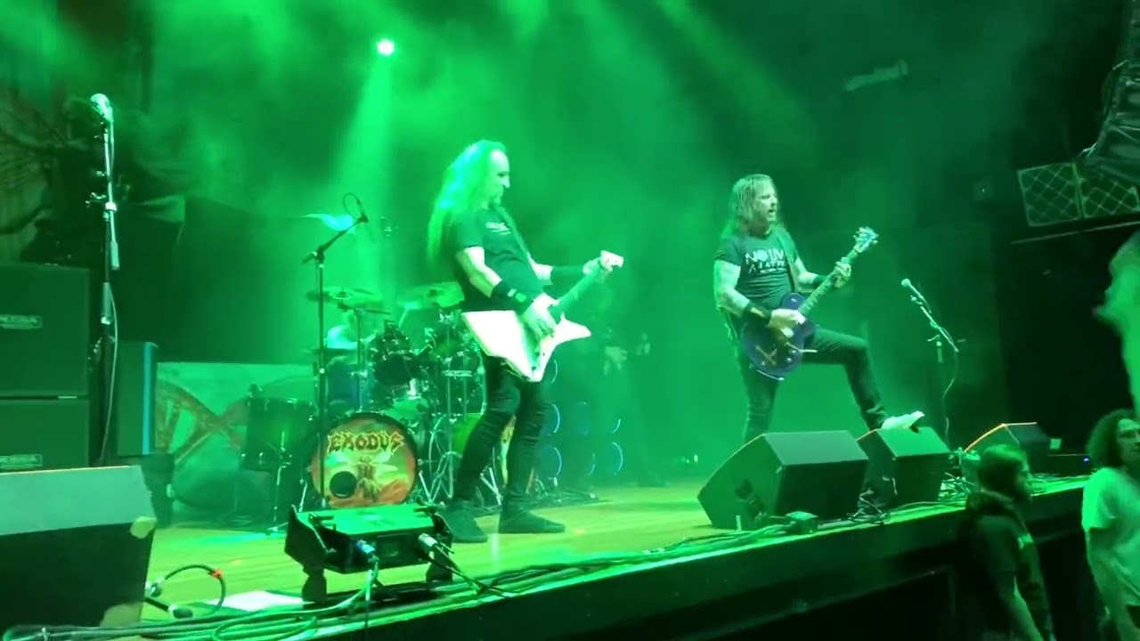 Gary Holt Teases Crowd With Slayer&rsquo;s &ldquo;Raining Blood&rdquo; Intro