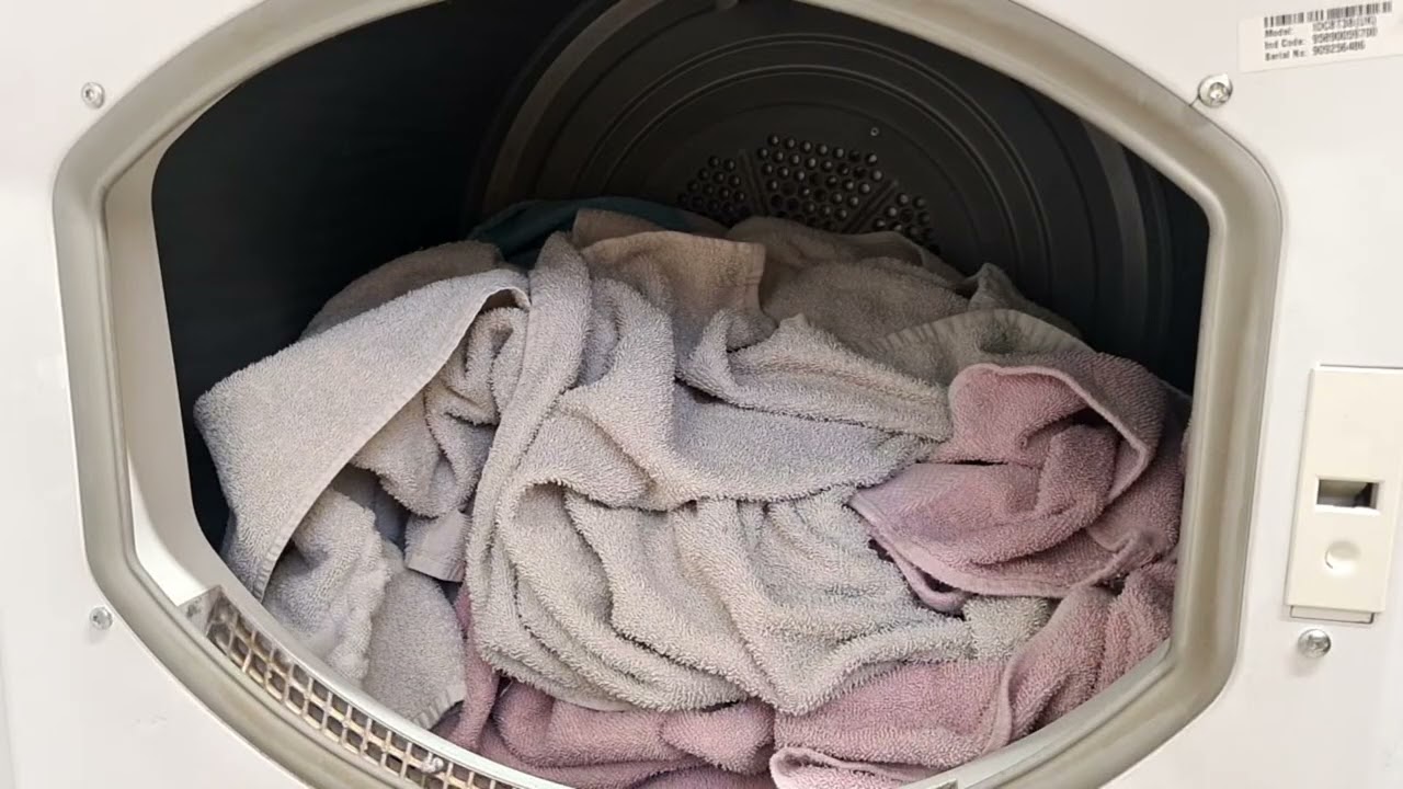 Highlight 4:04:22 – 4:09:22 from Indesit IDC8T3 8KG Condenser Tumble Dryer Full Cycle