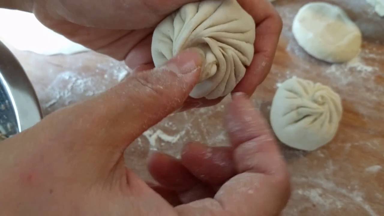 How to wrap a 16 folded Baozi . 16折包子 做法  fold make steamed bun, Chinenese bun