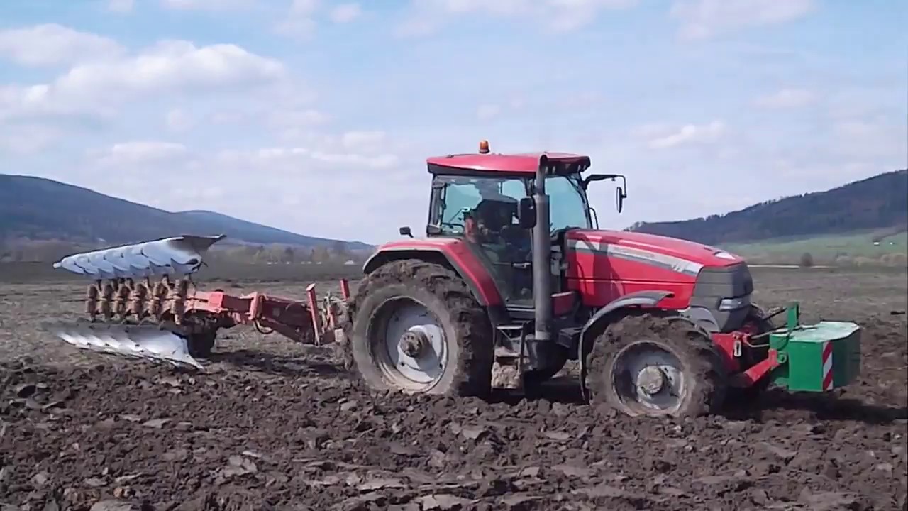 Mccormick XTX 200 s pluhem Opall-agri