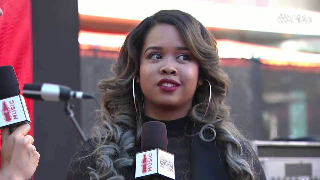 Gabi Wilson Red Carpet Interview - AMAs 2015