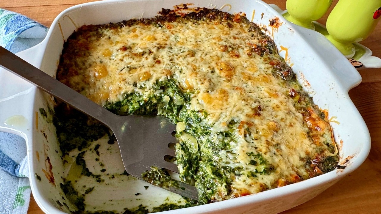 Creamy Spinach Gratin | Delicious cheesy side dish