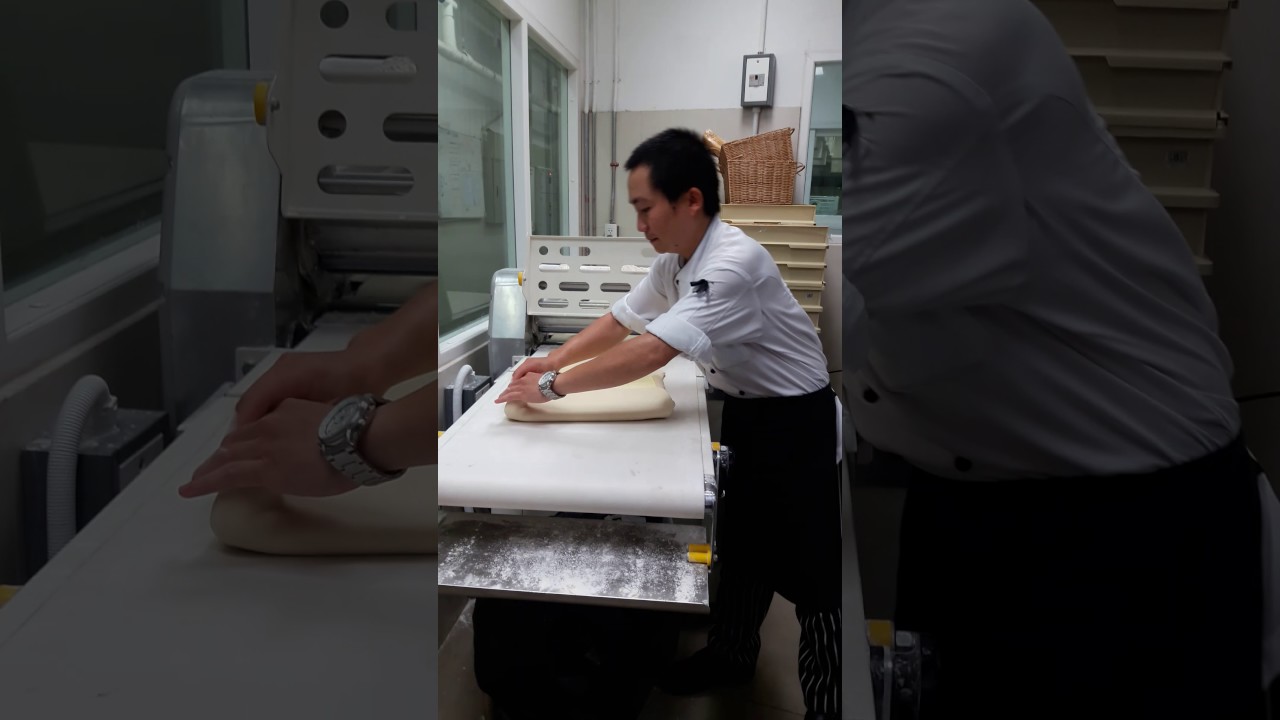 สอนทำพับครัวซอง 1 โดยนิ อนุชัย