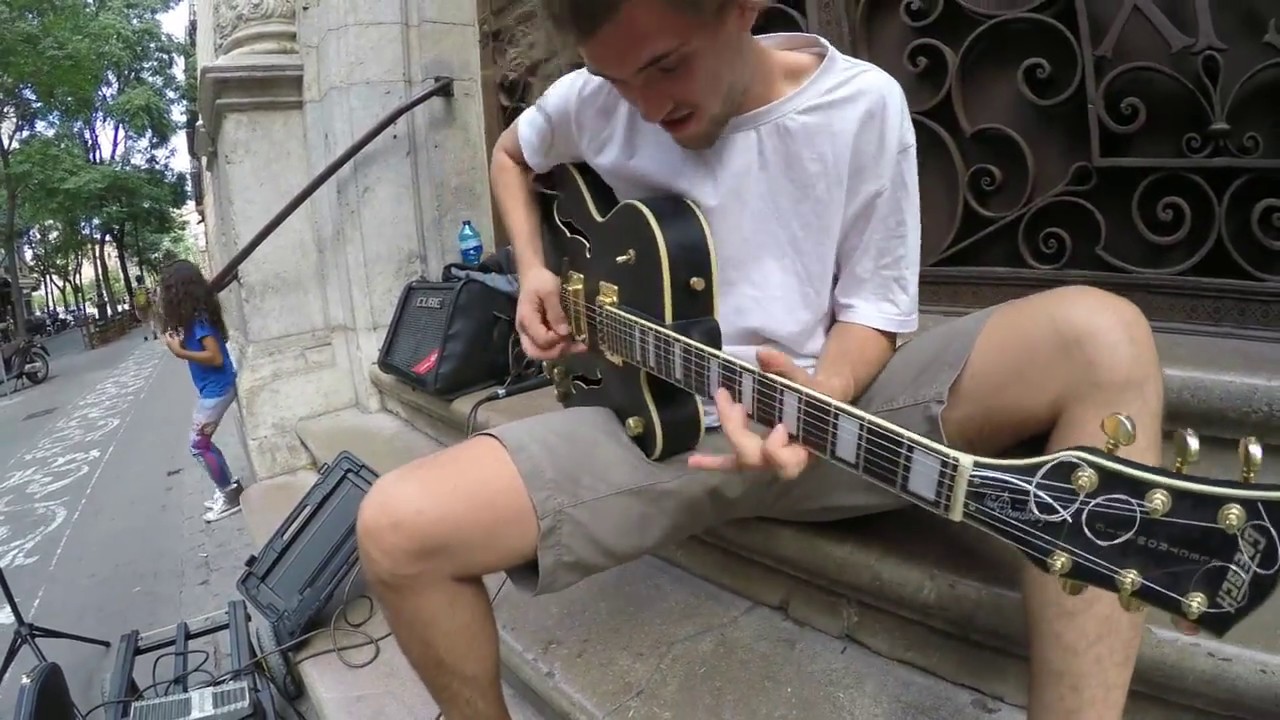 Borja Catanesi - Street Music in Valencia