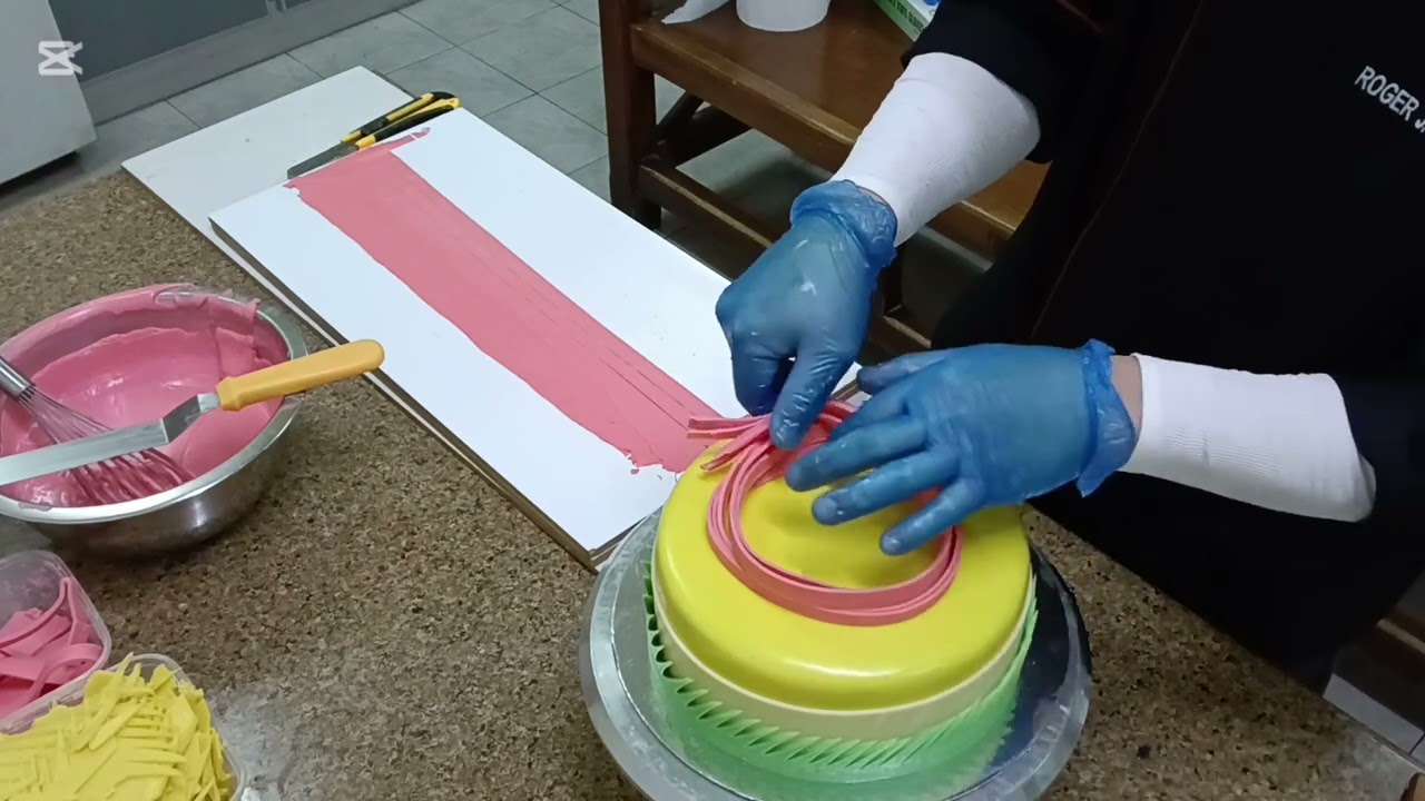 Decorating Birthday Cake with chocolate design #chocolatebirthdaycake 🌺💞