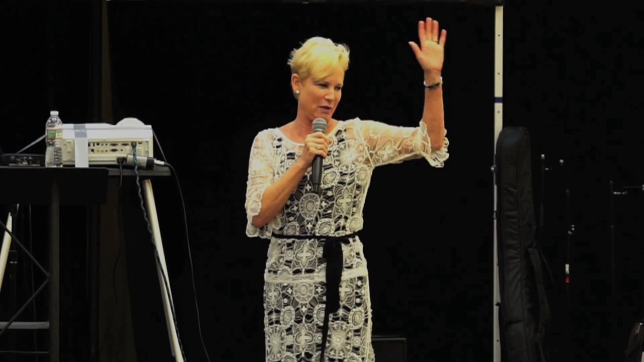 Heidi Baker - Sharing God's Love to a Dying World (Gospel Forum 2015)