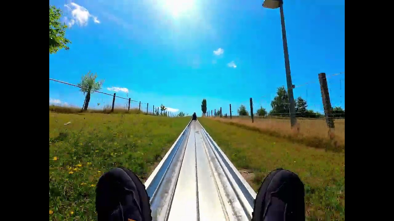 Stargarder Erlebnishof mit Sommerrodelbahn und Kletterpark Burg Stargard 2022