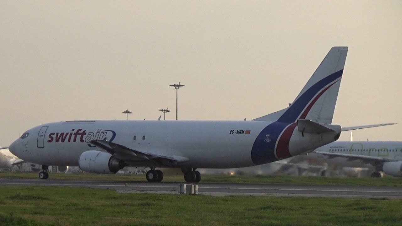 Swiftair Boeing 737-4Y0(SF) EC-MNM (cn 26071/2361)