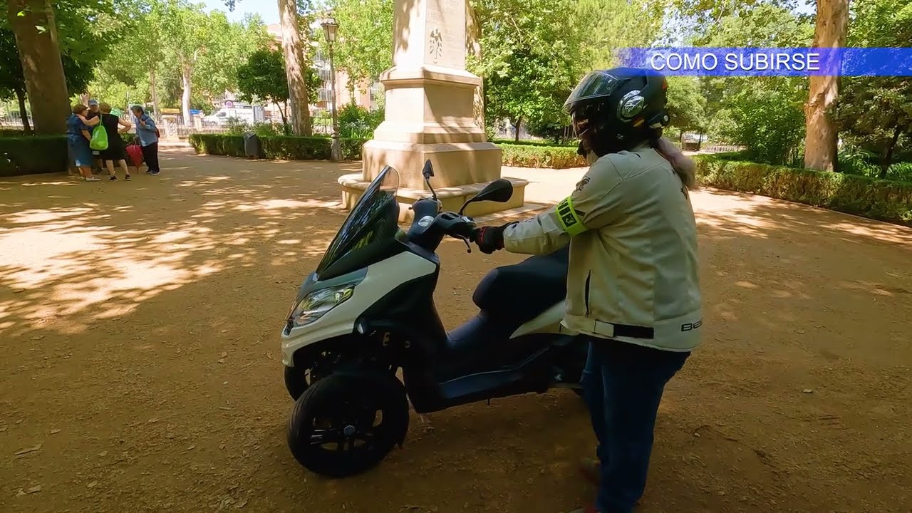 Prueba PIAGGIO MP3 300 HPE en la Alhambra.