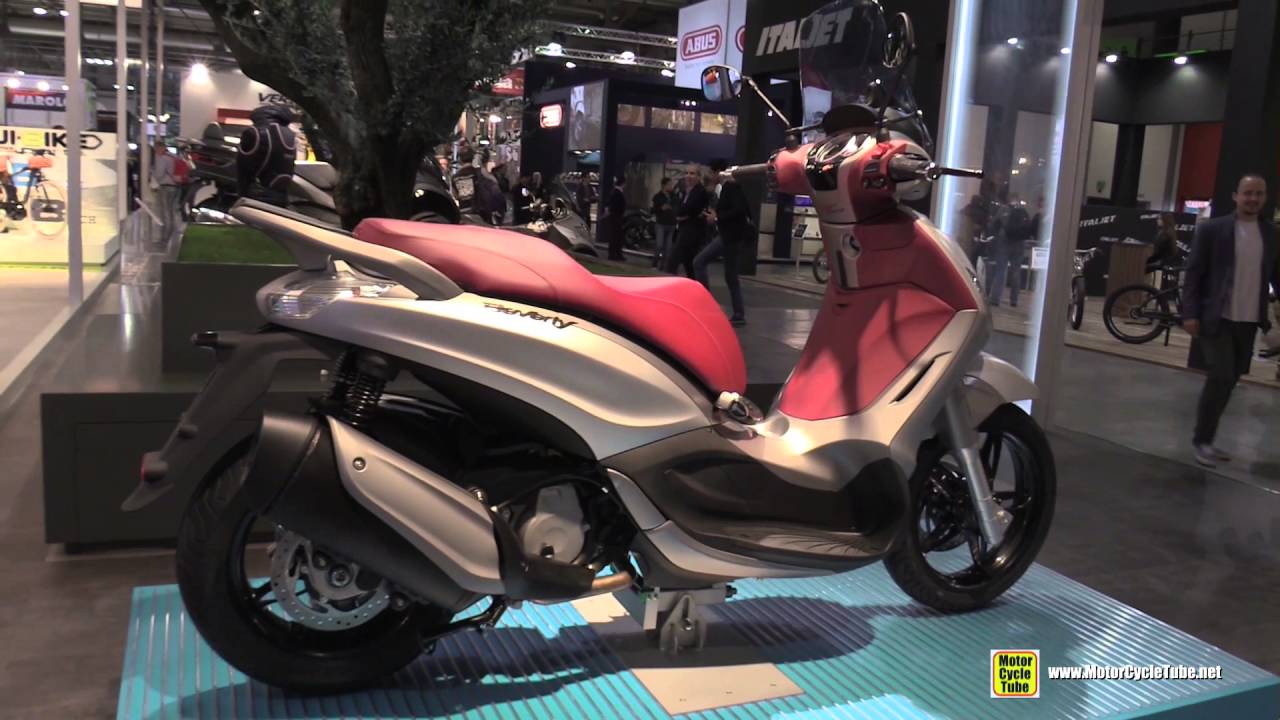 2016 Piaggio Beverly Sport Touring 350 ABS ASR Scooter - Walkaround - 2015 EICMA Milan