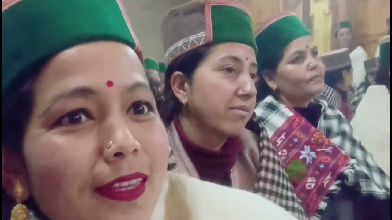आज हमारी माता भगवती उषा देवी जी स्वर्ग लोक से वापस अपनी धरती लोक पर इसी खुशी में आज हम गए मंदिर 🙏🙏🙏