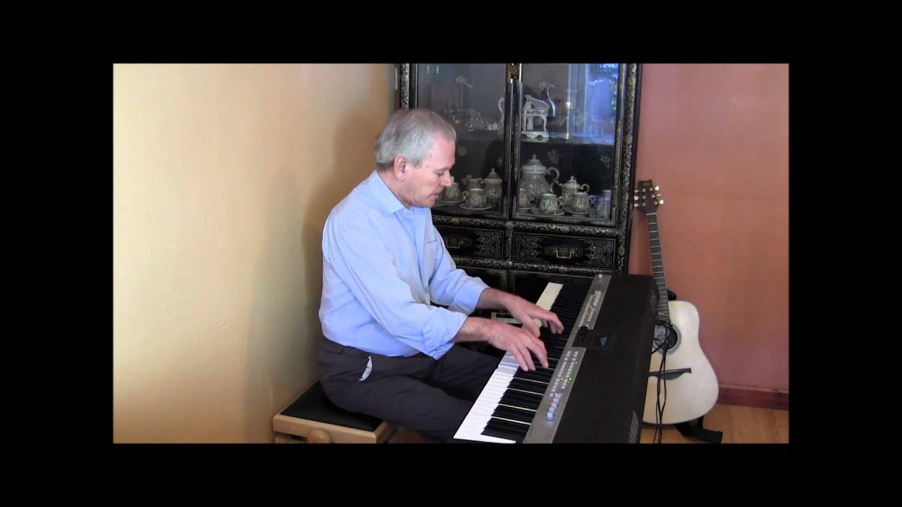 The Petite Waltz played by Les Ainsworth
