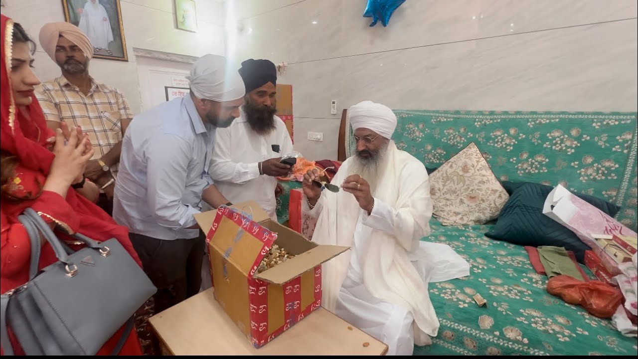 ਸਰਦਾਰ ਸੁਖਦੀਪ ਸਿੰਘ ਟੋਡਰਮਾਜਰਾ ਵਲ਼ੋ ਸੰਤ ਮਹਾਰਾਜ ਦੇ ਪ੍ਰਕਾਸ਼ ਦਿਹਾੜੇ ਤੇ ਬਦਾਮ,ਕਾਜੁ,ਮੇਵੇ(Dryfruit) ਦਾ ਲੰਗਰ