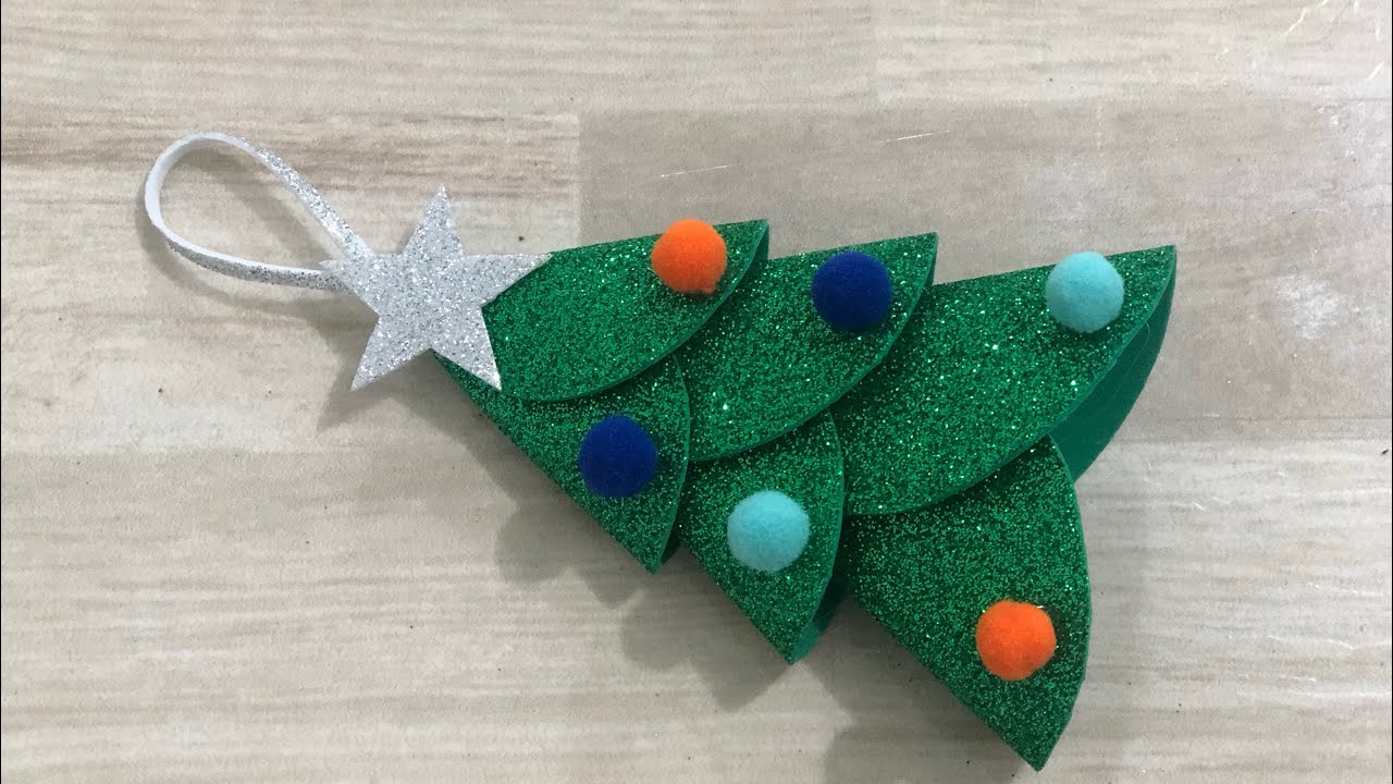 Como Fazer Enfeite de Árvore de Nata em E.V.A Fácil/Decoração de Natal 2023🎄