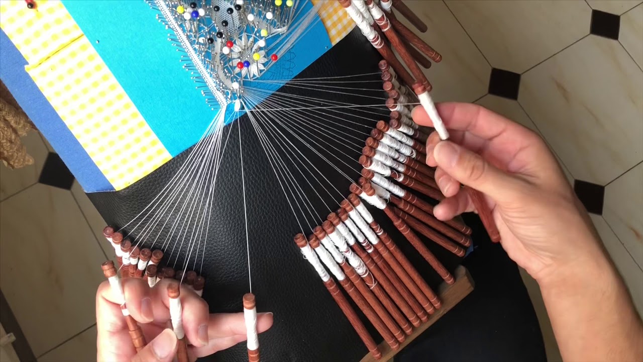 Hojas de guipur al aire