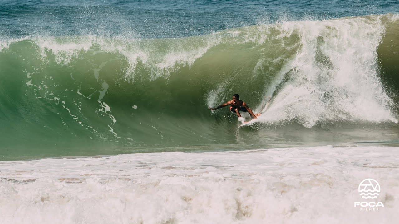 O INTERNATO: SWELL CL&Aacute;SSICO NO LITORAL NORTE DA BAHIA