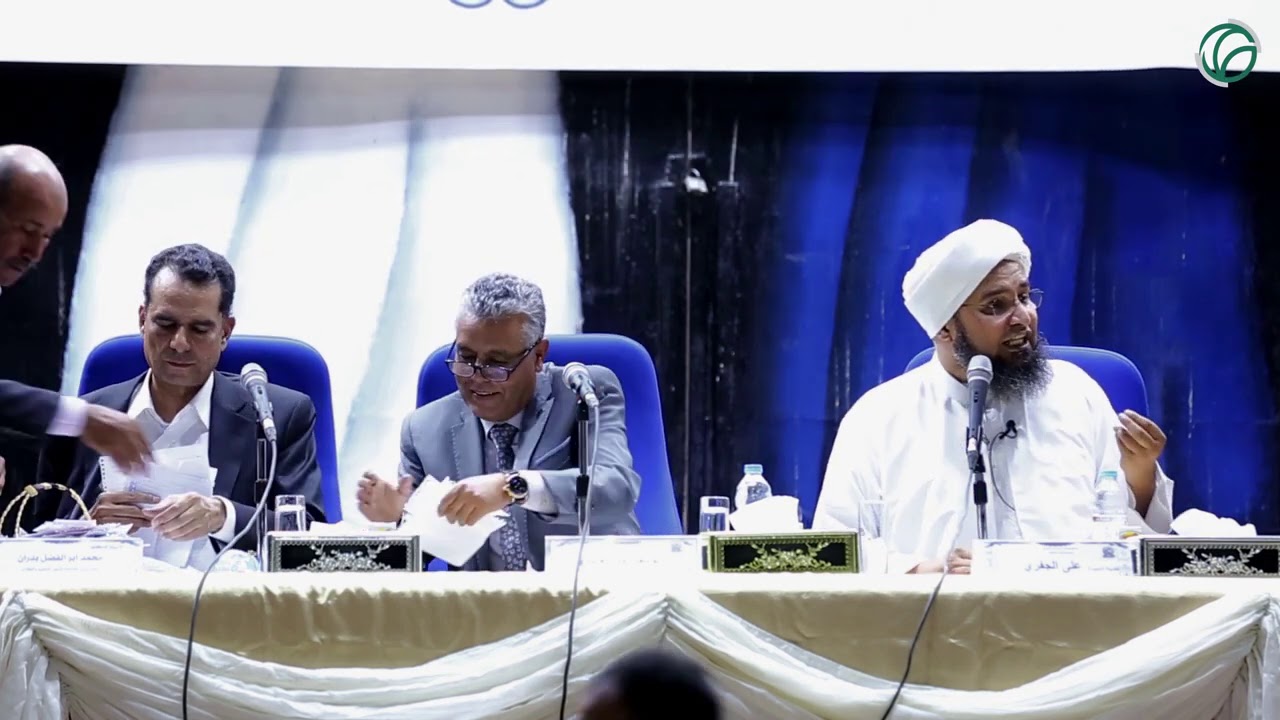 مقطع | الحبيب علي الجفري | سؤال تهنئة المسيحيين من لقاء جامعة جنوب الوادي  |