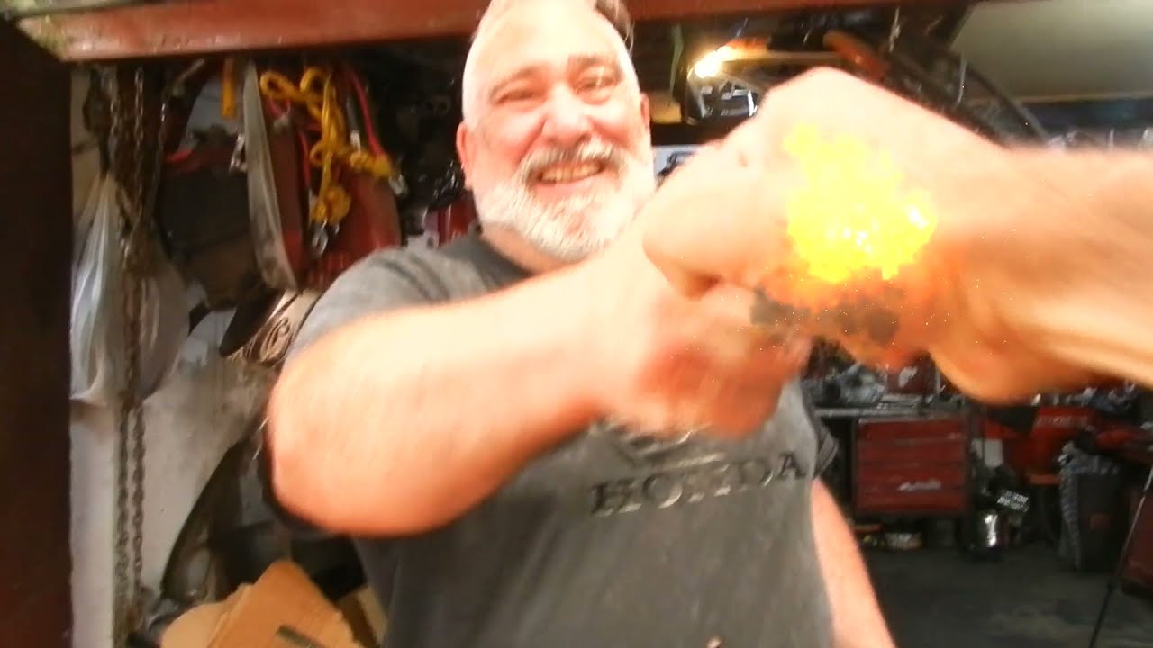 JUAN ME ARREGLO LA CAJA DE CAMBIOS 