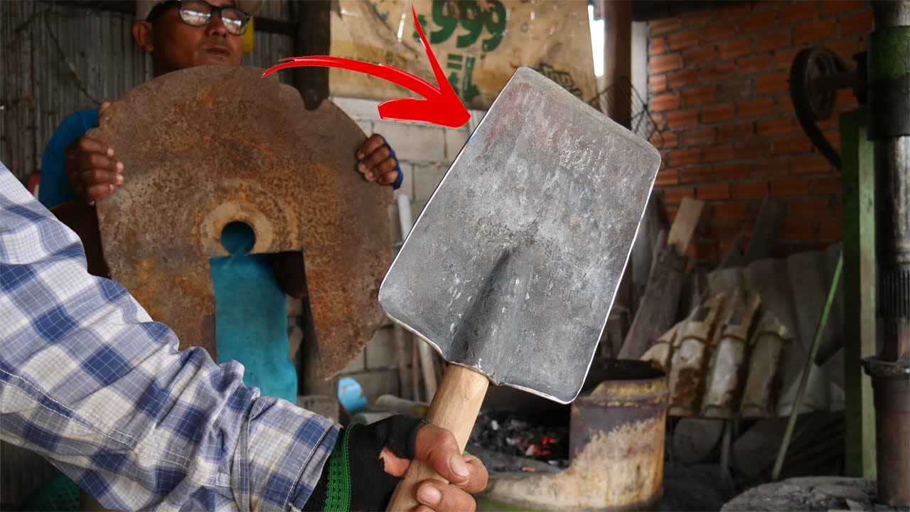 THIS IS A GREAT QUALITY SHOVEL FROM RUSTY DISC PLOUGH MADE A TALENTED BLACKSMITH
