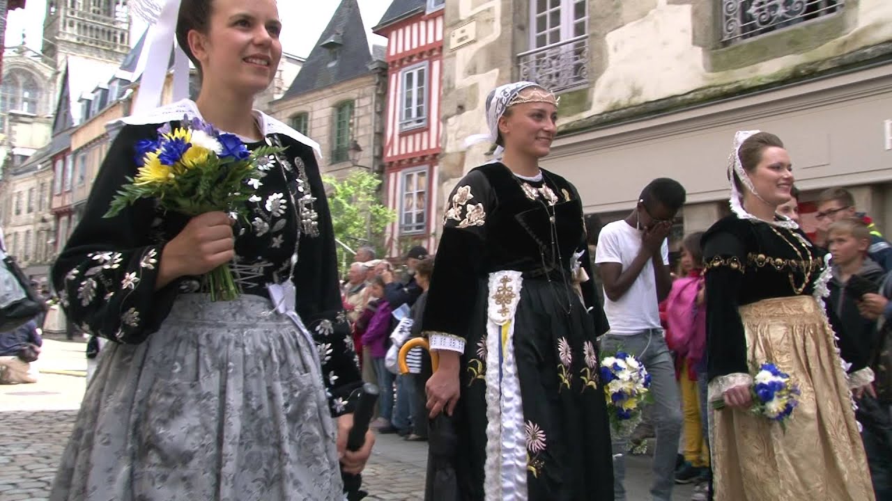 Extraits du DVD: «Fête des Fleurs d’Ajonc 2015 »