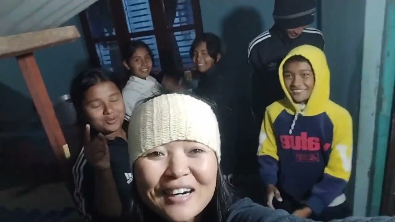 AJA VAI BAINI SANGA MOMO PARTY🥳 GRARIYO | KHATRA RAMAILO VAYO😁BYE 2025
