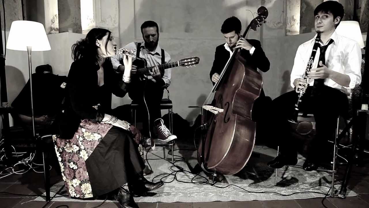 Roberta Gulisano_Freak & Chic (Official Music Video)
