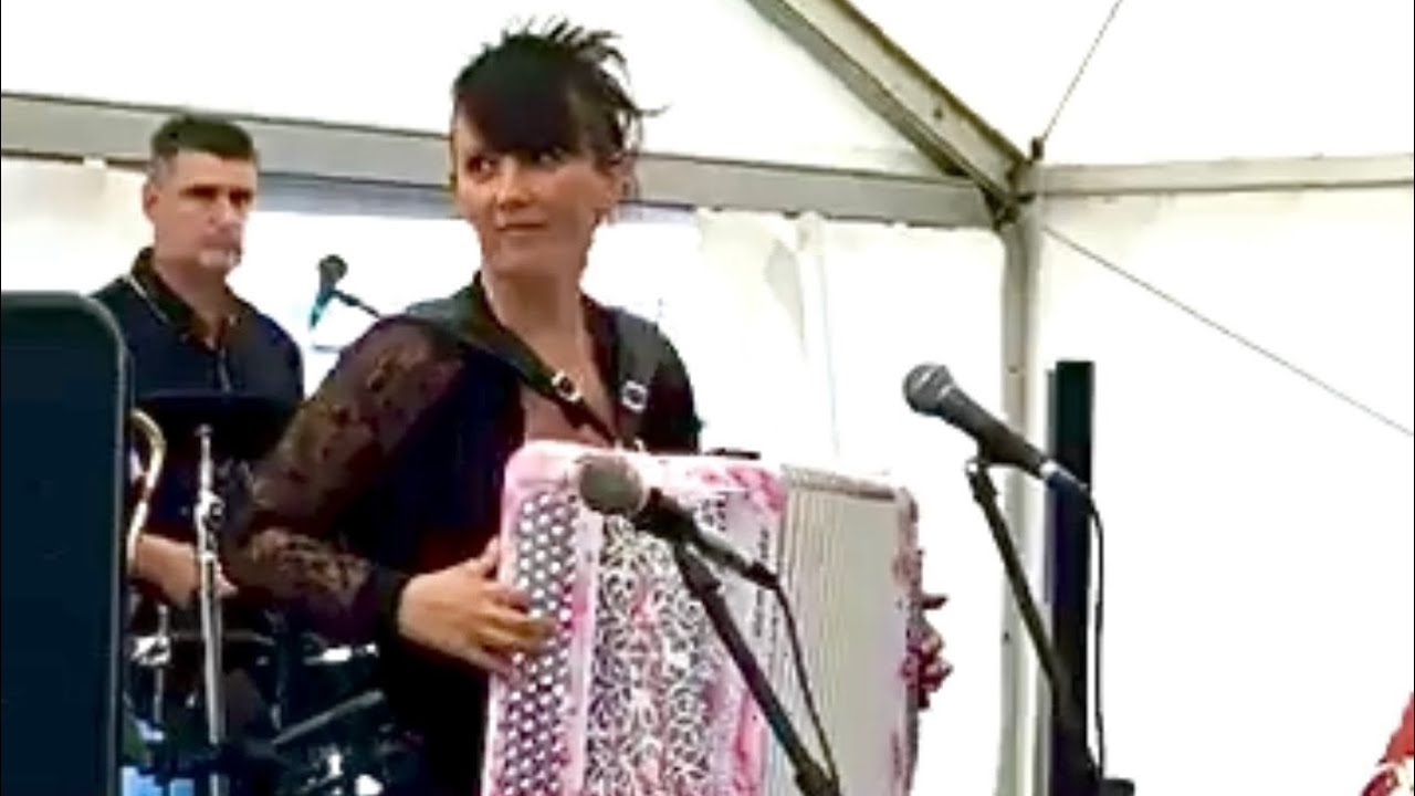 Stéphanie Rodriguez,￼ Tango El Choclo et La Cumparsita accordéon  musette, tango, paso doble, valse