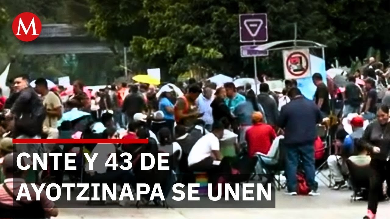 Bloqueos en CDMX: maestros y familiares de Ayotzinapa protestan por justicia