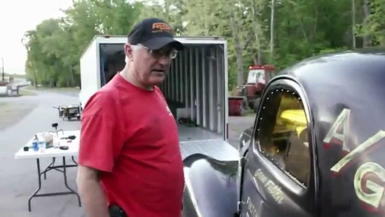 SCOTT RODS DELIVERS WITH THE BODY ON GENE FULTON'S WILLY GASSER