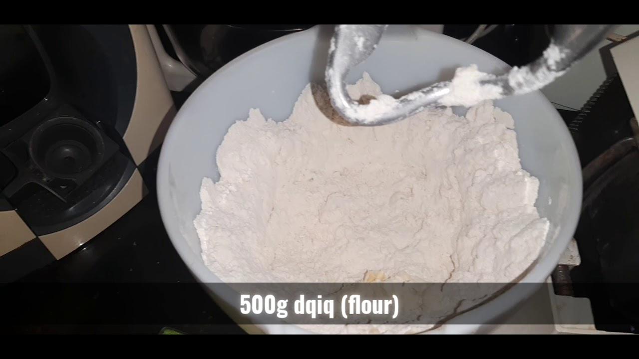 kif tagħmel l-għaġina tal-pizza (pizza dough)
