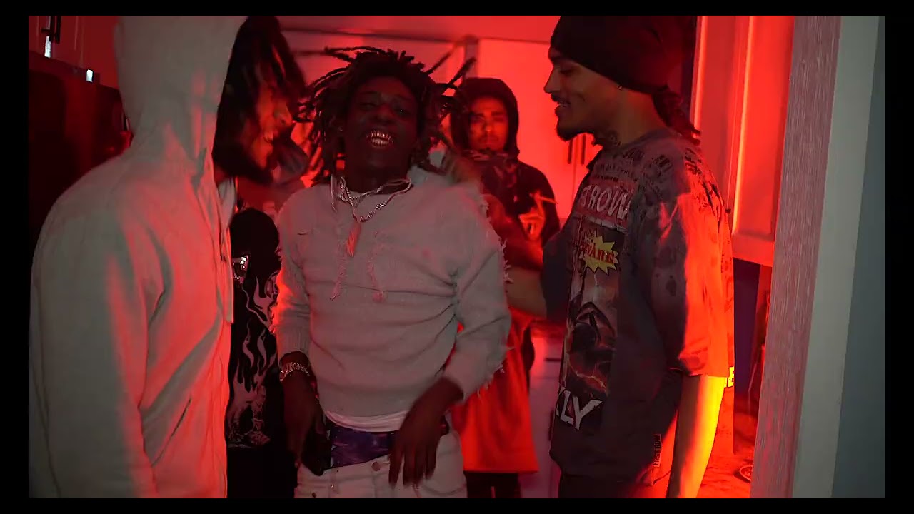 Stashdatquack - Shoot Our Guns ft.@flym9neyc0untup  [ Official Music Video ]