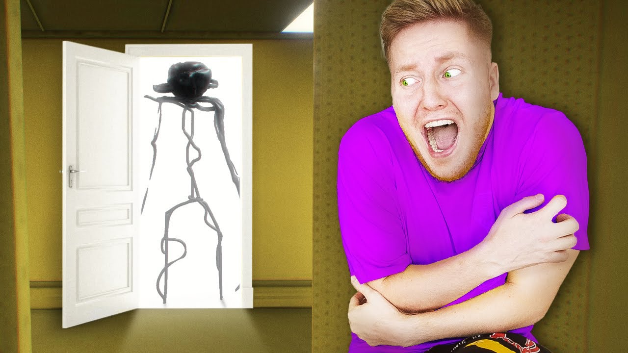 Я ЗАСТРЯЛ В ЗАКУЛИСЬЕ