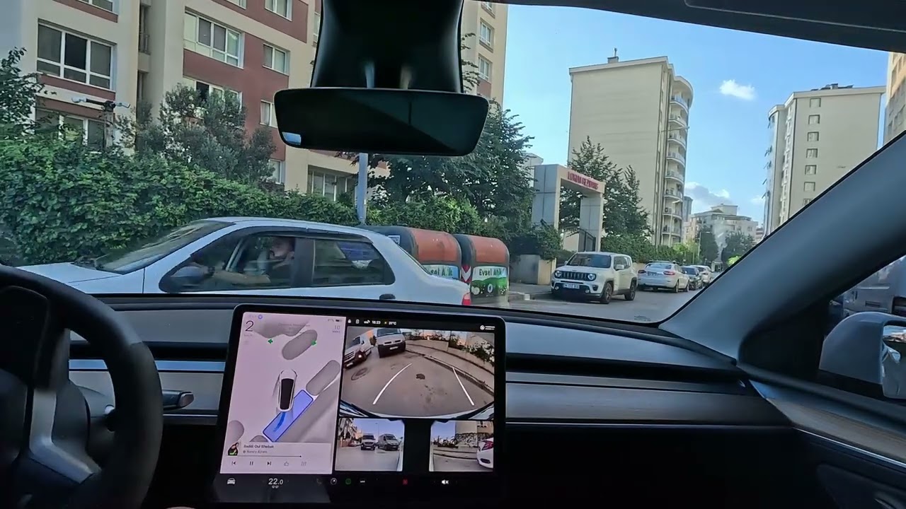 Tesla Otomatik Park Sistemi İle Paralel Park