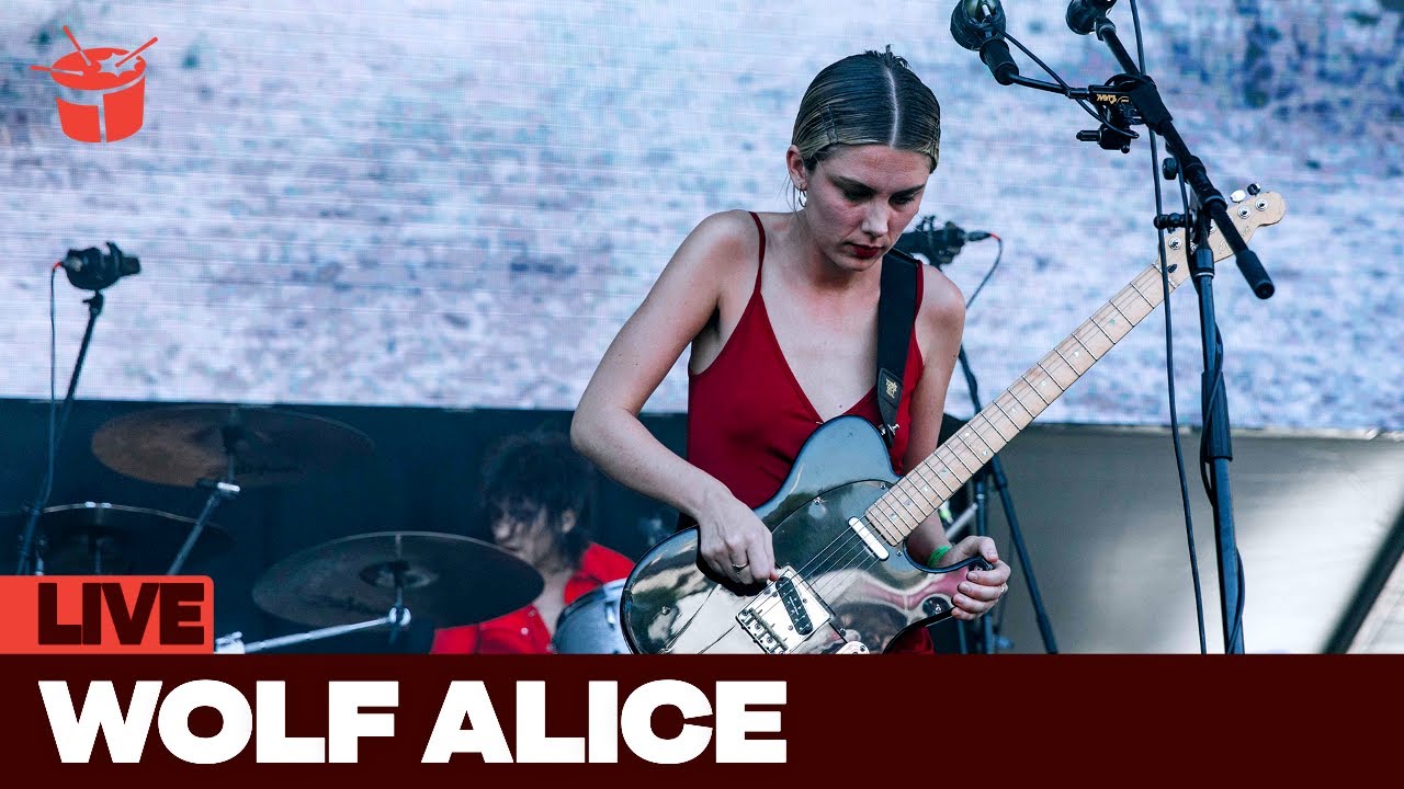 Wolf Alice - 'Beautifully Unconventional' (Laneway Festival)
