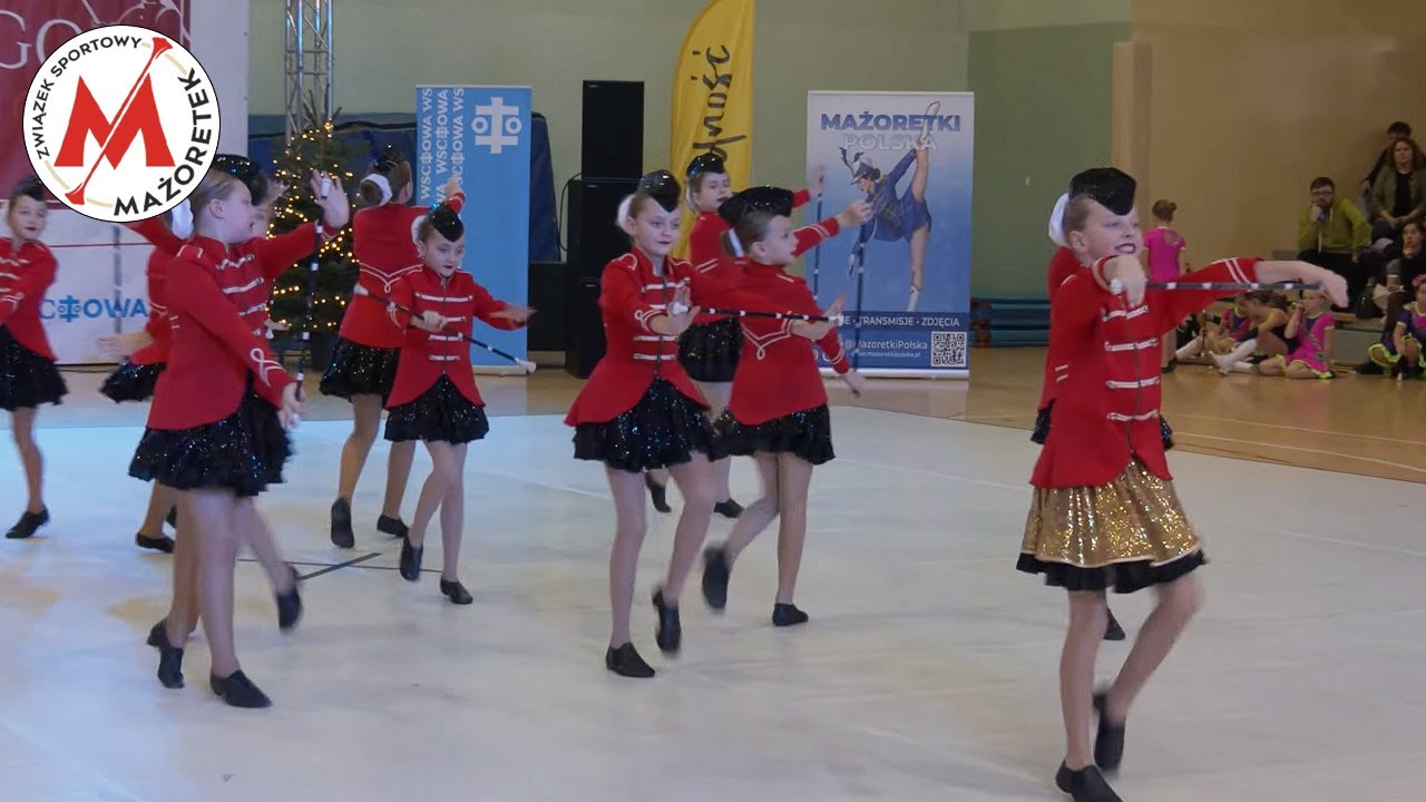 Formacja Classic Baton Kadetki - Finezja Wschowa - Mikołajkowy Festiwal Mażoretek 2025