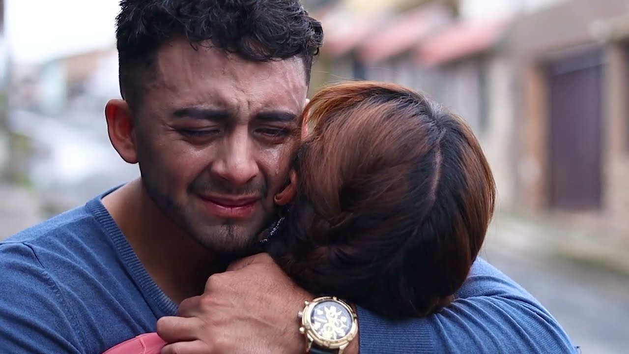 Su esposo la dejó en la calle, pero nunca imaginó que la vida le daría un amor especial