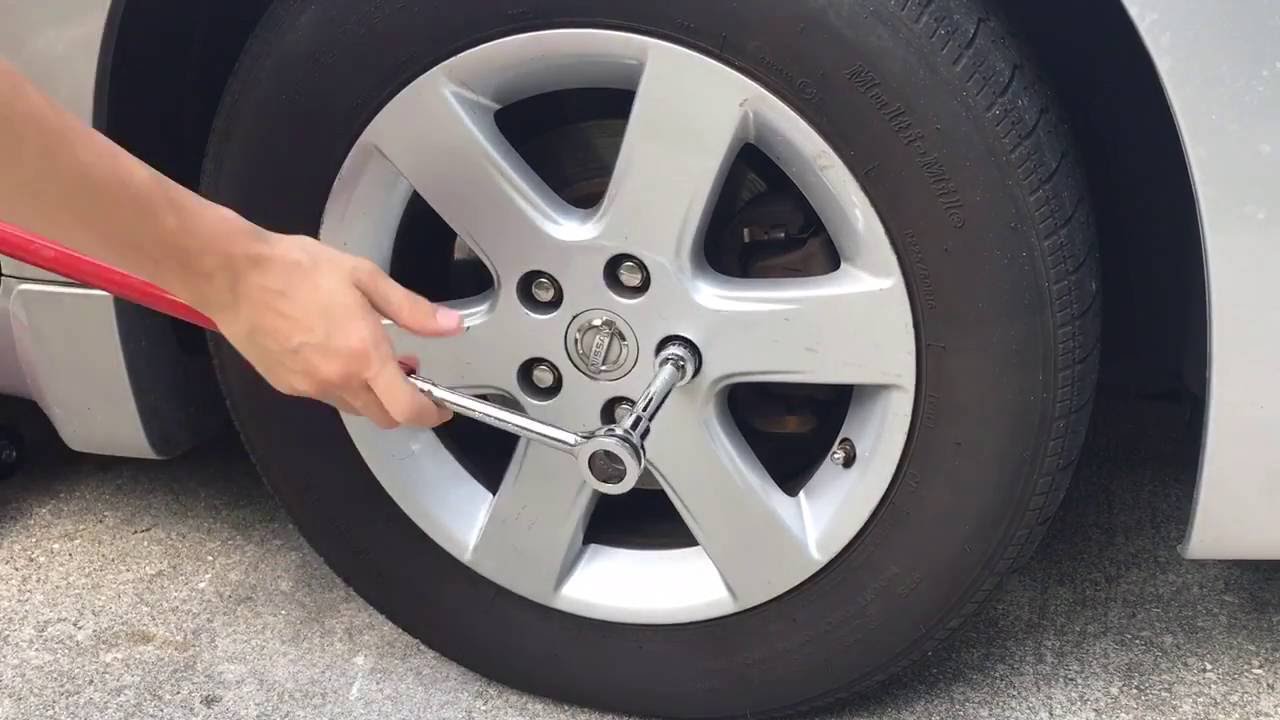 Nissan Altima Front Brake Pads Replacement (2007 - 2012)