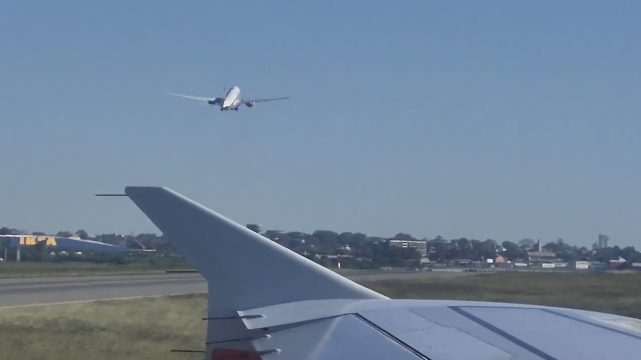 JetStar A321 taxi & takeoff from syd