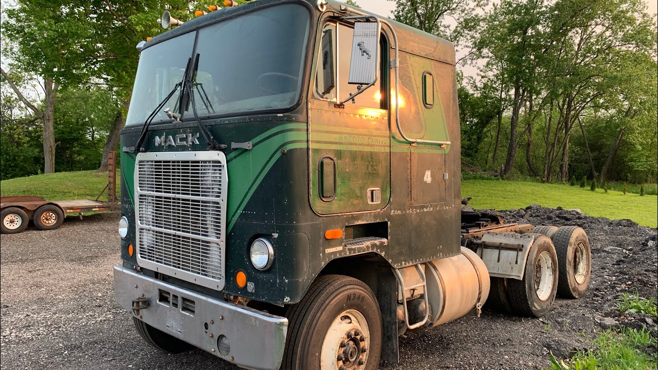 1978 Mack Cruiseliner  front brake repair EP. 1