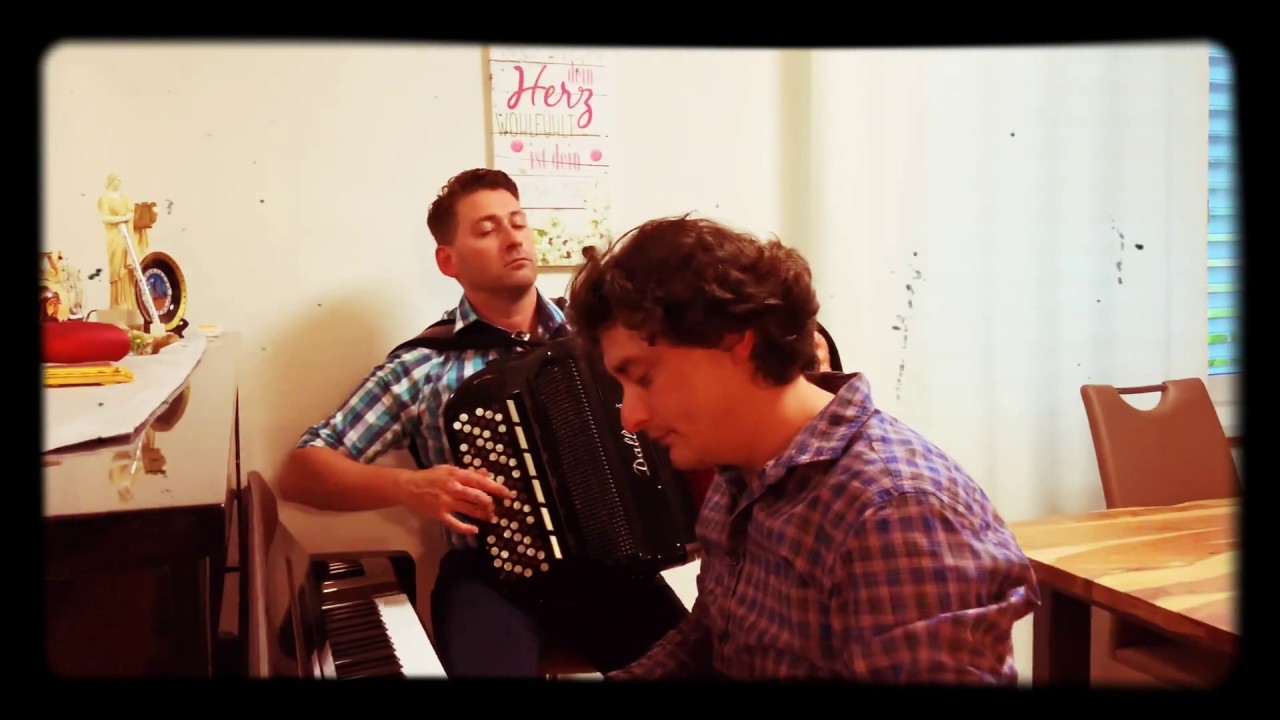 Vladino kolo-Ljubi&scaron;a Pavković by Milovan Krgovic & Dejan Milovanovic Acoustic vers./Accordeon-Piano