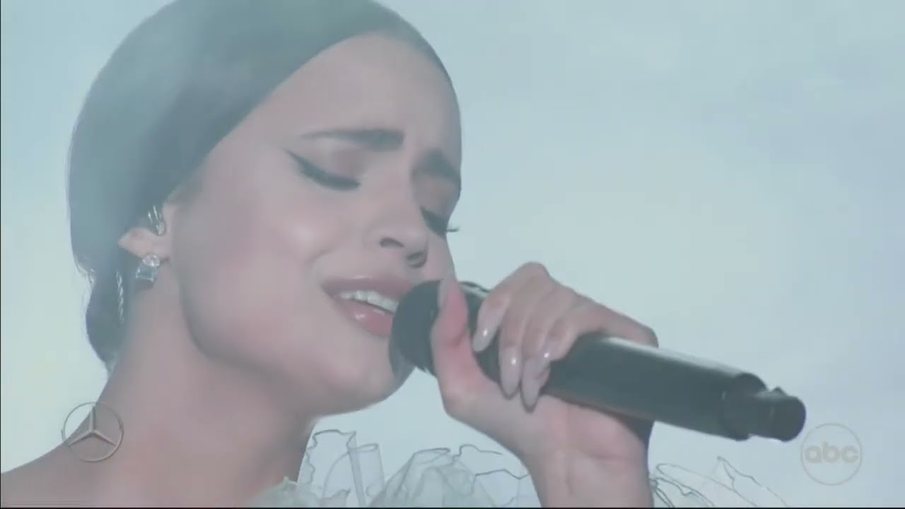 SOFIA CARSON - 29 - SINGS - 2-1-23