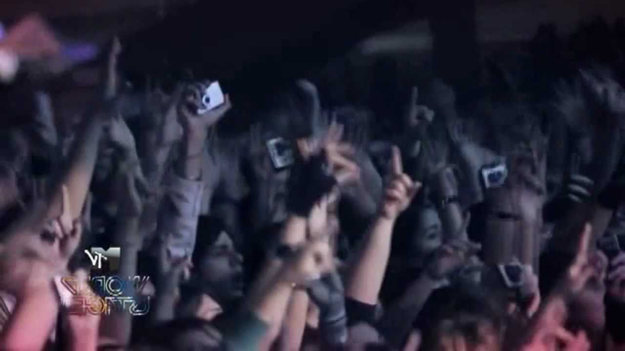 My Chemical Romance - I'm Not Okay (I Promise) (LIVE at MTV Winter 2011) [HQ]