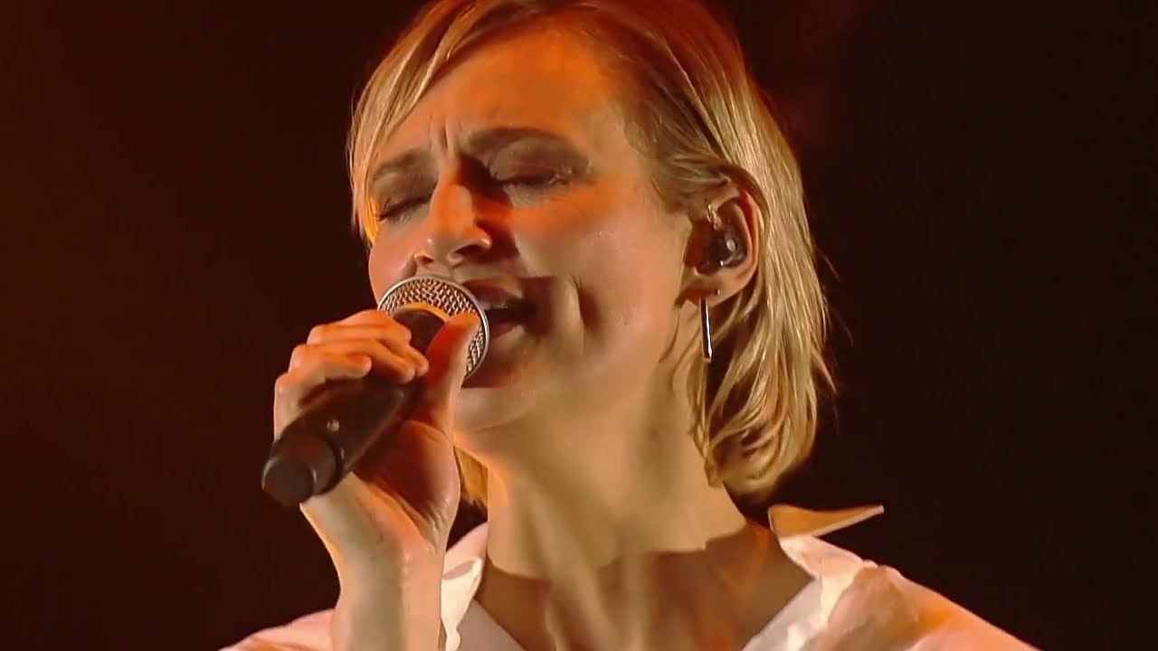 Hooverphonic - Mad About You (Live @ 2024 TMF Awards)