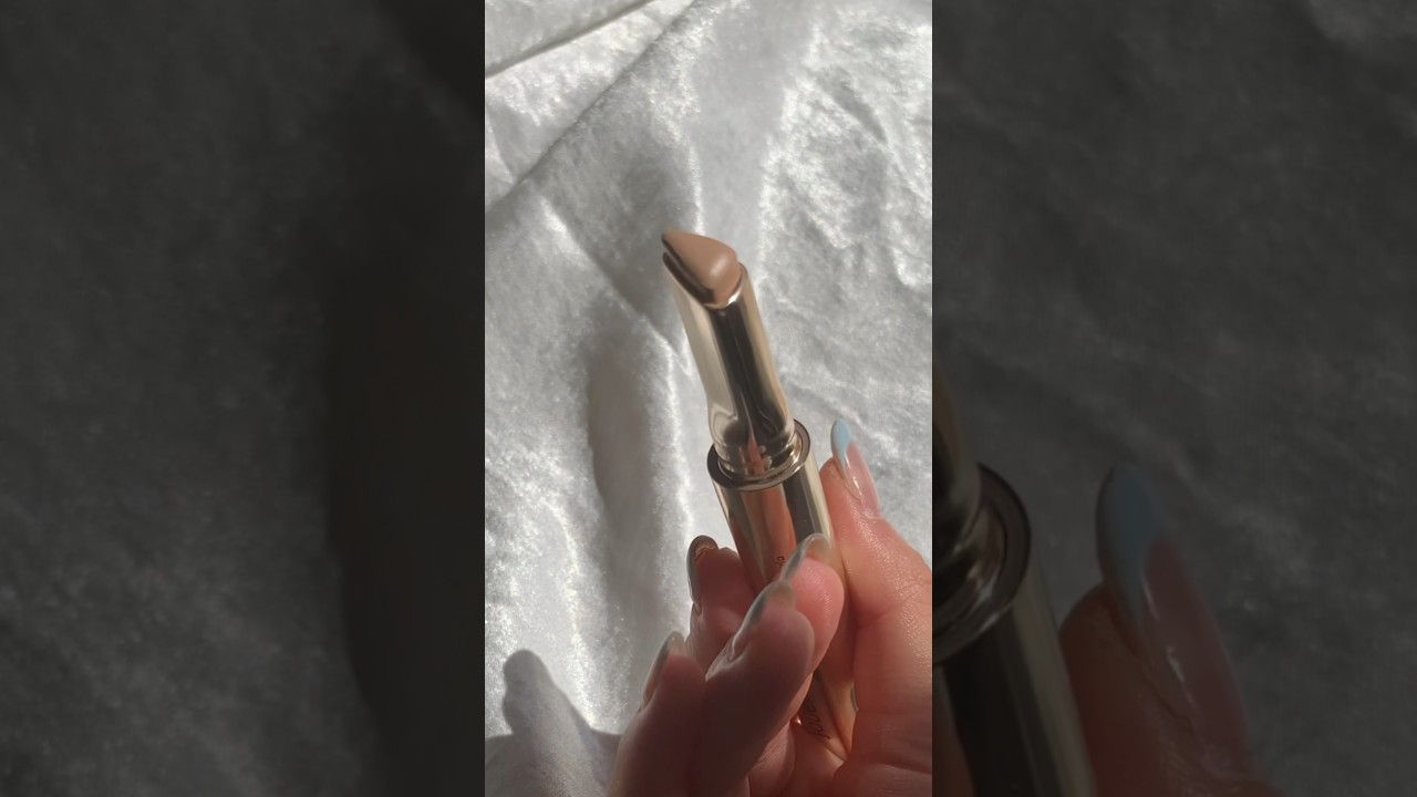 Our Concealer Pen is designed with a triangular tip to reach the crevices on your face✨ #concealer