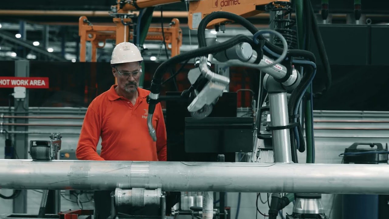 Lassen en schuren met &eacute;&eacute;n cobotarm! Een echte Elektrolas Cobotoplossing