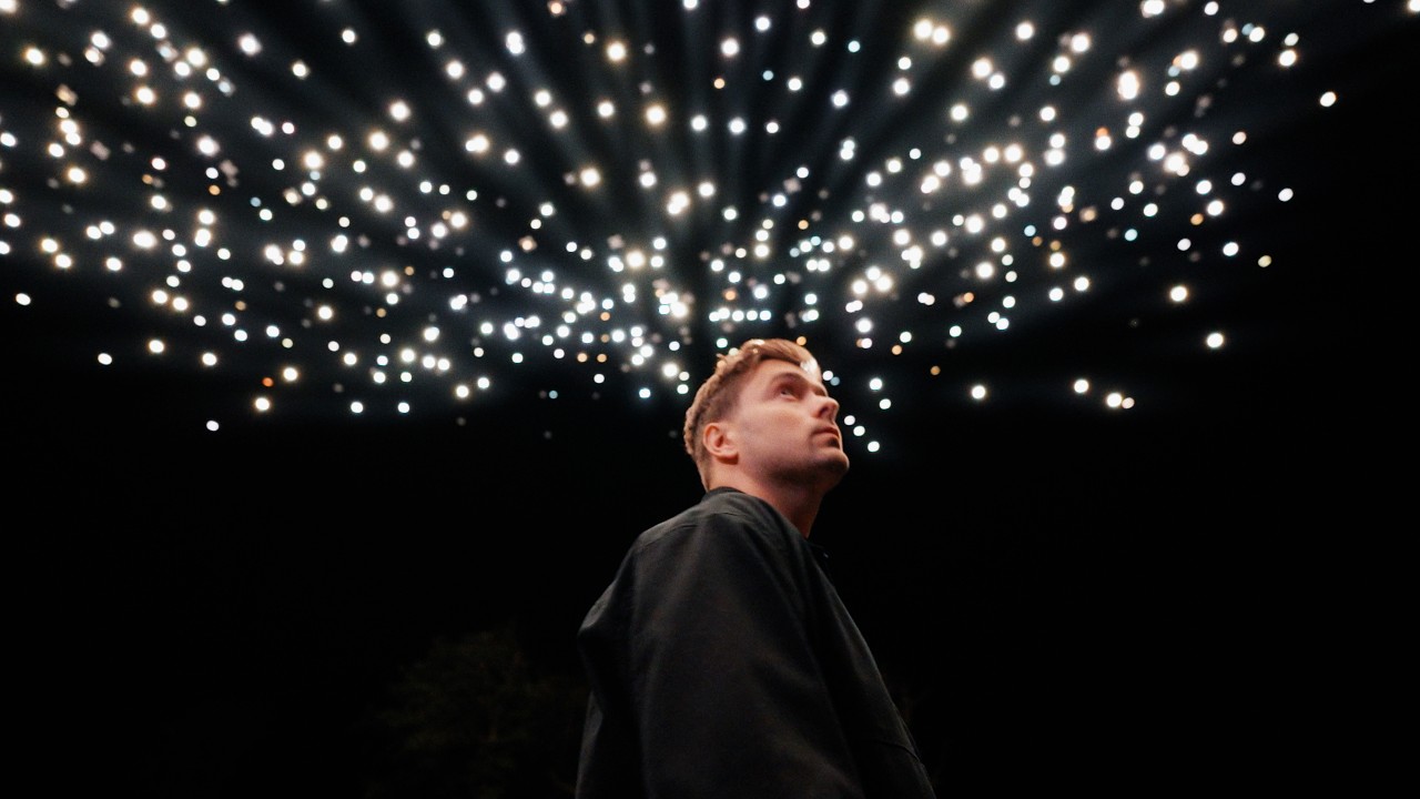 Martin Garrix & U2 - Fireflies (Official Video)